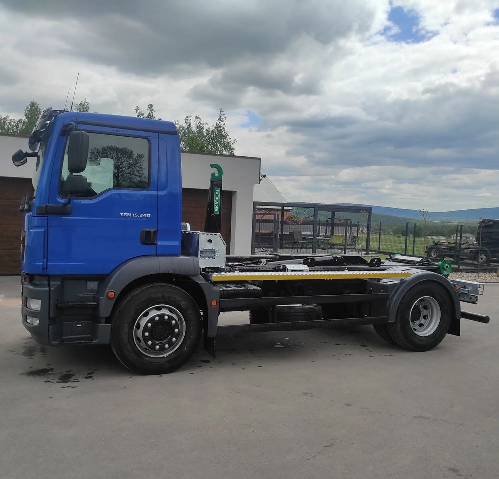 MAN TGM 18.340 urządzenie hakowe AXOR - Hook lift truck: picture 1 MAN TGM 18.340 urządzenie hakowe AXOR - Hook lift truck: picture 1