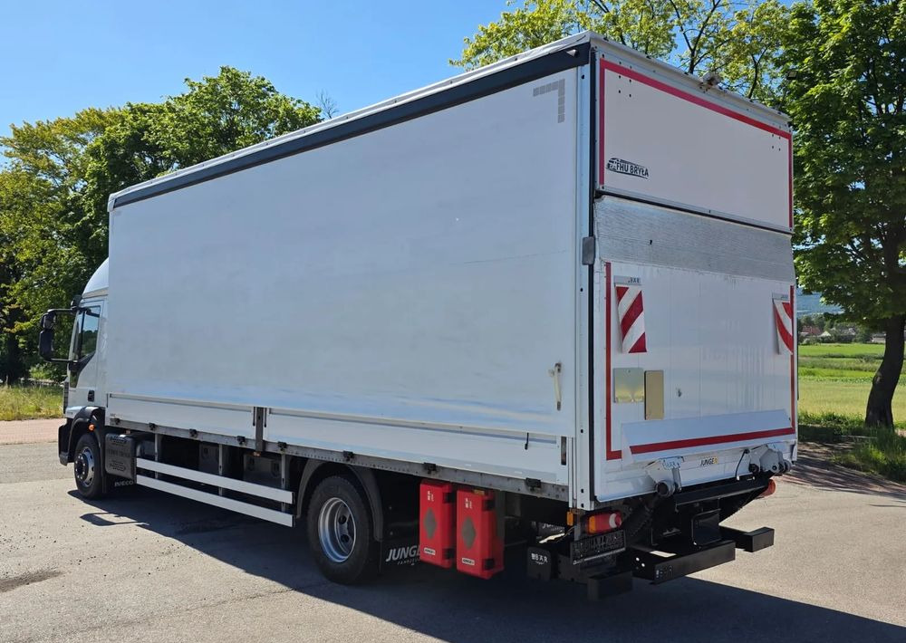 Iveco EUROCARGO 160E320/FIRANKA/WINDA/AUTOMAT/NISKI PRZEBIEG/E6/SPROWADZONY/PIERWSZY WŁAŚCICIEL - Curtainsider truck: picture 4 Iveco EUROCARGO 160E320/FIRANKA/WINDA/AUTOMAT/NISKI PRZEBIEG/E6/SPROWADZONY/PIERWSZY WŁAŚCICIEL - Curtainsider truck: picture 4