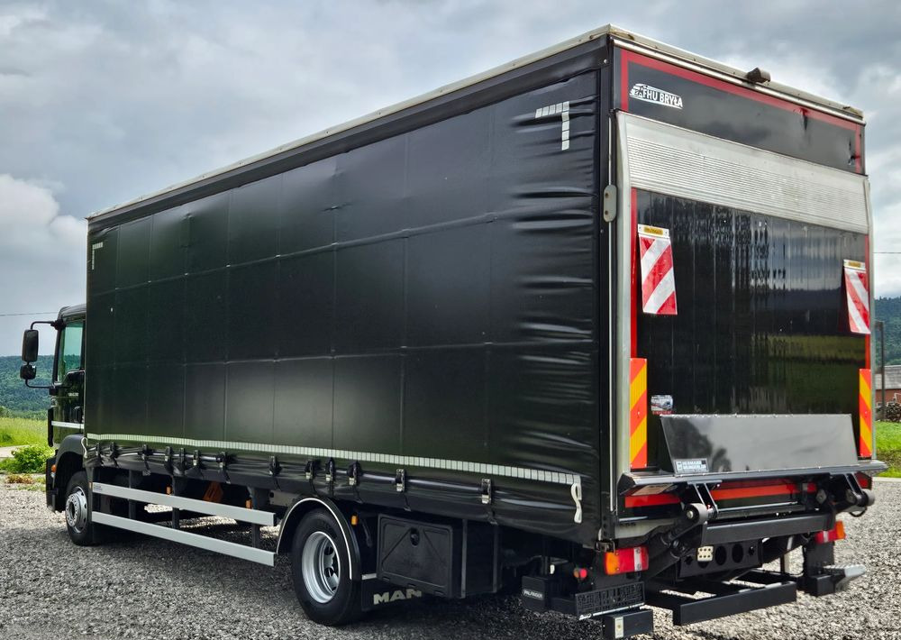 MAN TGM 12.290/15.290/E6/FIRANKA/BOCZNE DRZWI/BURTO-FIRANKA/18PALET/WINDA/NISKI PRZEBIEG/2018/CAŁY NA PODUSZKACH/SERWISOWANY - Curtainsider truck: picture 4 MAN TGM 12.290/15.290/E6/FIRANKA/BOCZNE DRZWI/BURTO-FIRANKA/18PALET/WINDA/NISKI PRZEBIEG/2018/CAŁY NA PODUSZKACH/SERWISOWANY - Curtainsider truck: picture 4
