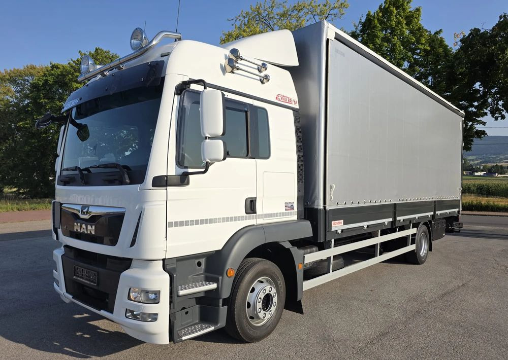 MAN TGM 15.290 / BURTO-FIRANKA / CAŁY NA PODUSZKACH /KLIMA POSTOJOWA / 2018R / NISKI PRZEBIEG / 18 PALET / E6 / JAK NOWY / WINDA / - Curtainsider truck: picture 2 MAN TGM 15.290 / BURTO-FIRANKA / CAŁY NA PODUSZKACH /KLIMA POSTOJOWA / 2018R / NISKI PRZEBIEG / 18 PALET / E6 / JAK NOWY / WINDA / - Curtainsider truck: picture 2