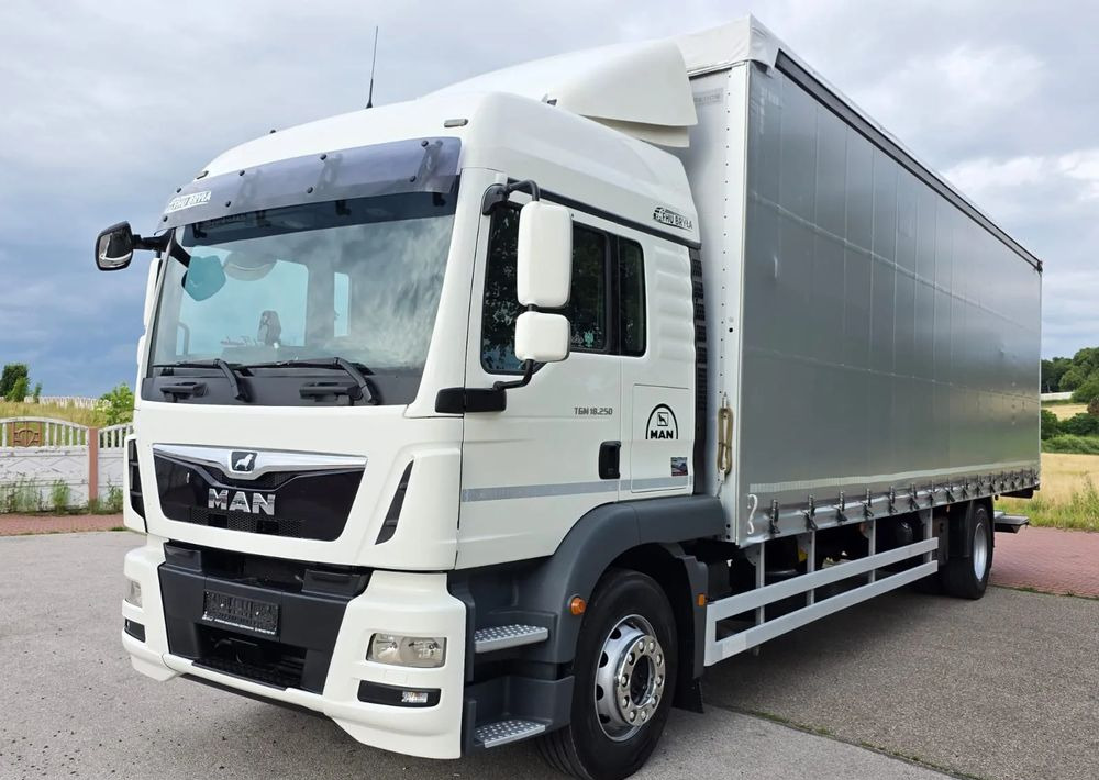 MAN TGM 18.290 / 18.250 /E6 / 22 PALETY / AUTOMAT / ZSUWANY DACH ORAZ BOKI / 9700 ŁADOWNOŚĆ / SERWISOWANY / NISKI PRZEBIEG / WINDA / FIRANKA / SPROWADZONY / 2019 / 335 TYŚ PRZEBIEG / PIERWSZY WŁAŚCIC - Curtainsider truck: picture 1 MAN TGM 18.290 / 18.250 /E6 / 22 PALETY / AUTOMAT / ZSUWANY DACH ORAZ BOKI / 9700 ŁADOWNOŚĆ / SERWISOWANY / NISKI PRZEBIEG / WINDA / FIRANKA / SPROWADZONY / 2019 / 335 TYŚ PRZEBIEG / PIERWSZY WŁAŚCIC - Curtainsider truck: picture 1