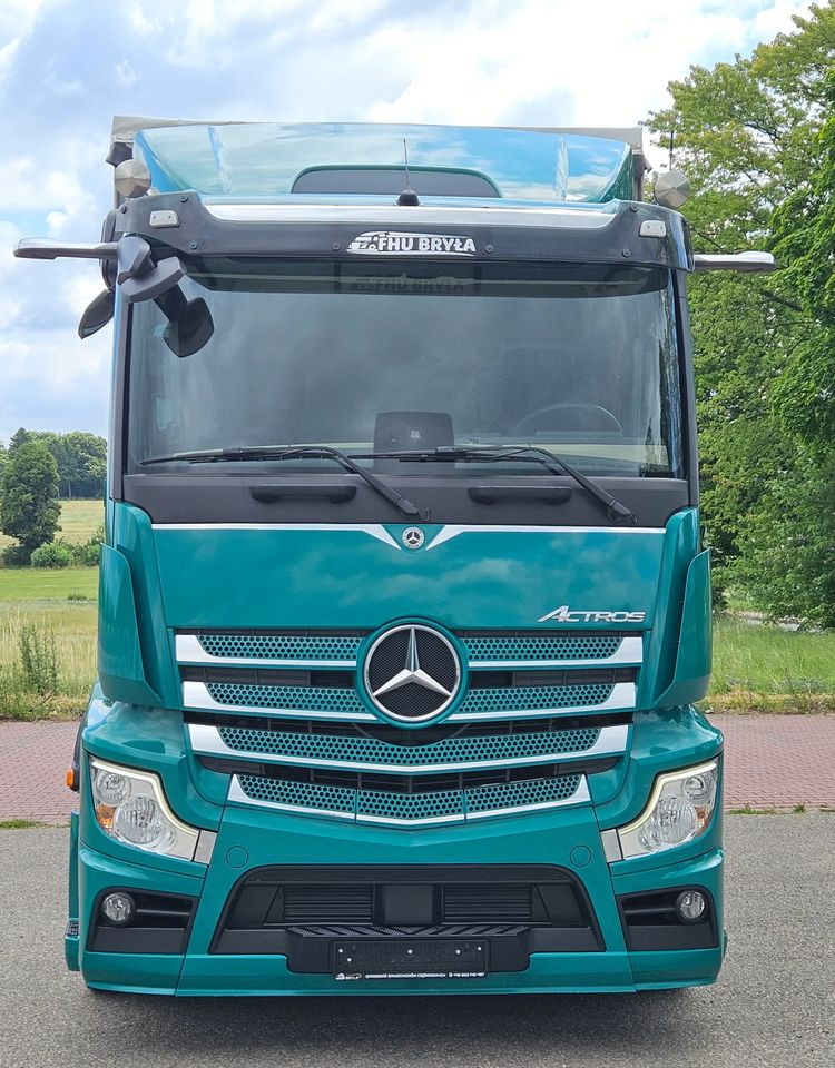 Mercedes-Benz ACTROS 1833 / BURTO-FIRANKA / WINDA / 18 PALET / 8600 ŁADOWNOŚĆ / AUTOMAT / DUŻY SILNIK / 10.2019 ROK / SYPIALKA / LEDY / KAMERY / VIRTUAL COCPIT/ JAK NOWY - Curtainsider truck: picture 3 Mercedes-Benz ACTROS 1833 / BURTO-FIRANKA / WINDA / 18 PALET / 8600 ŁADOWNOŚĆ / AUTOMAT / DUŻY SILNIK / 10.2019 ROK / SYPIALKA / LEDY / KAMERY / VIRTUAL COCPIT/ JAK NOWY - Curtainsider truck: picture 3