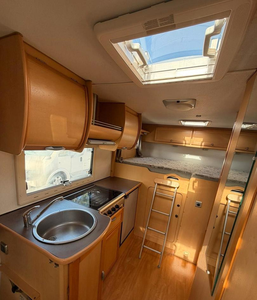 Semi-integrated motorhome ROLLER TEAM GRANDUCA GARAGE P: picture 8