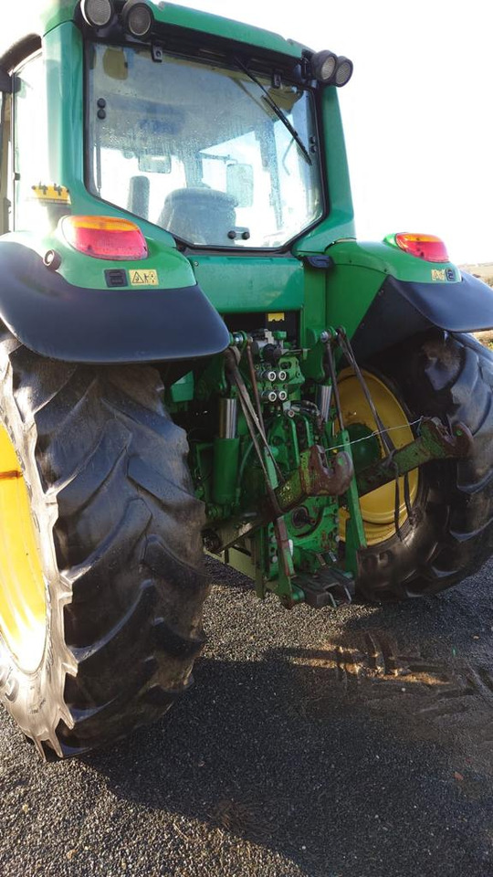 Agricultural machinery JOHN DEERE 6520: picture 8 Agricultural machinery JOHN DEERE 6520: picture 8