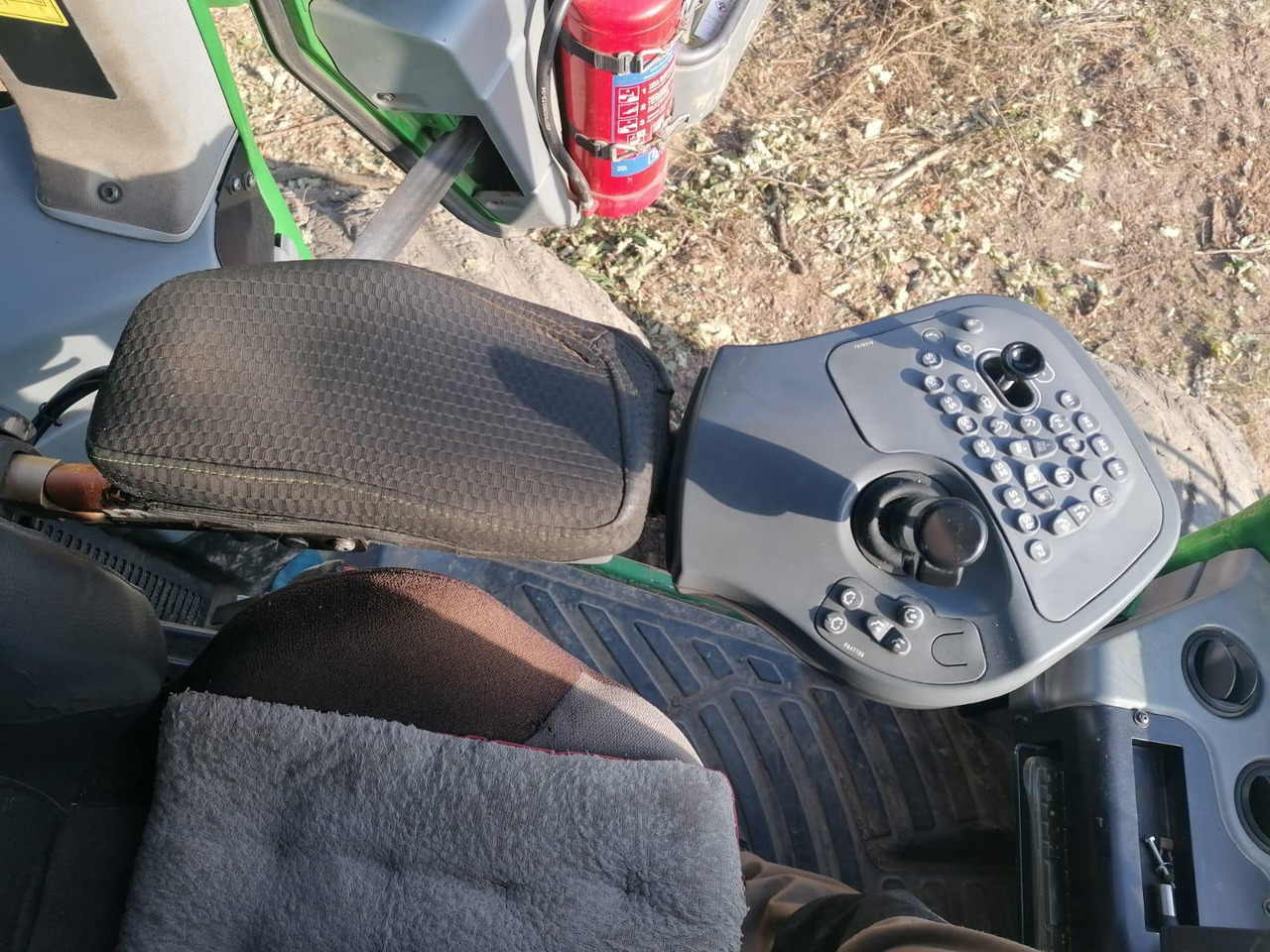 Forwarder JOHN DEERE 1910E: picture 15 Forwarder JOHN DEERE 1910E: picture 15