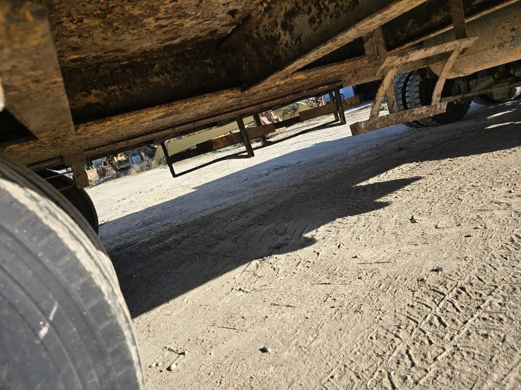 Bertoja 3 - Low loader semi-trailer: picture 4 Bertoja 3 - Low loader semi-trailer: picture 4