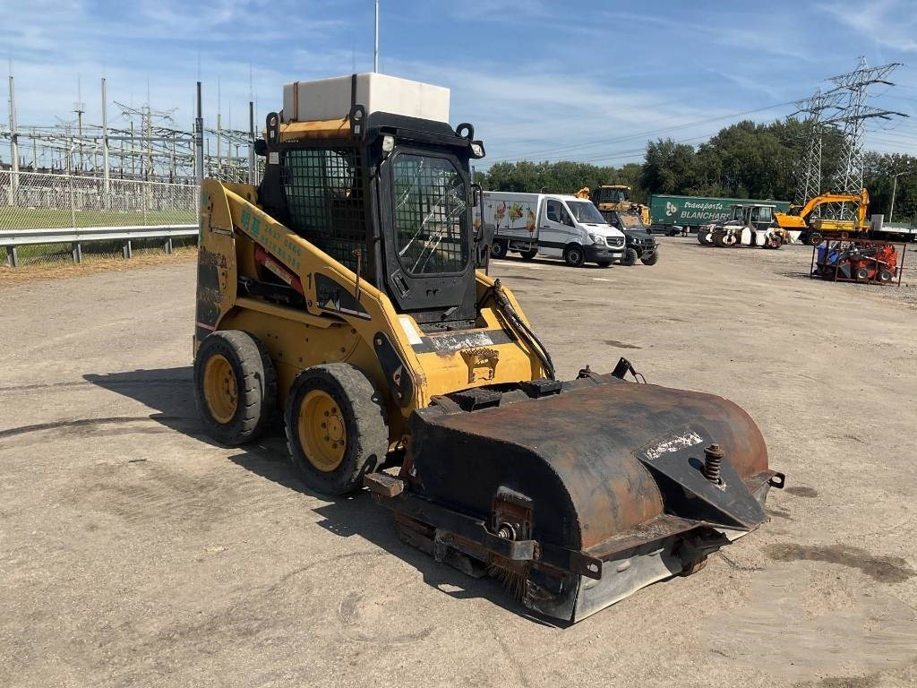 CAT 246 - Skid steer loader: picture 4 CAT 246 - Skid steer loader: picture 4