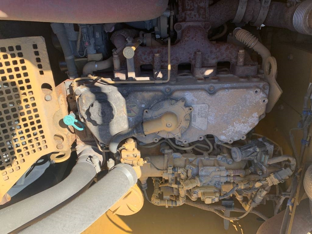 Crawler excavator CAT 318F: picture 14