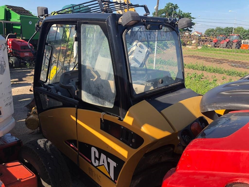 CAT TH 220 B FOR PARTS - Telescopic handler: picture 2 CAT TH 220 B FOR PARTS - Telescopic handler: picture 2