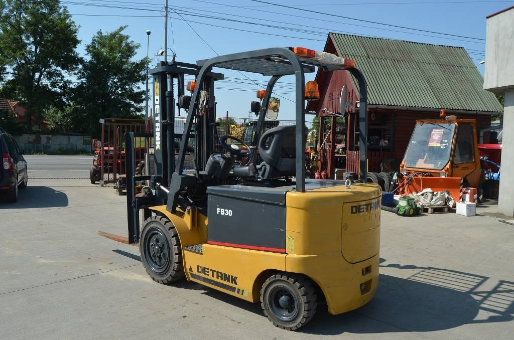 Detank FB30 - Electric forklift: picture 4 Detank FB30 - Electric forklift: picture 4