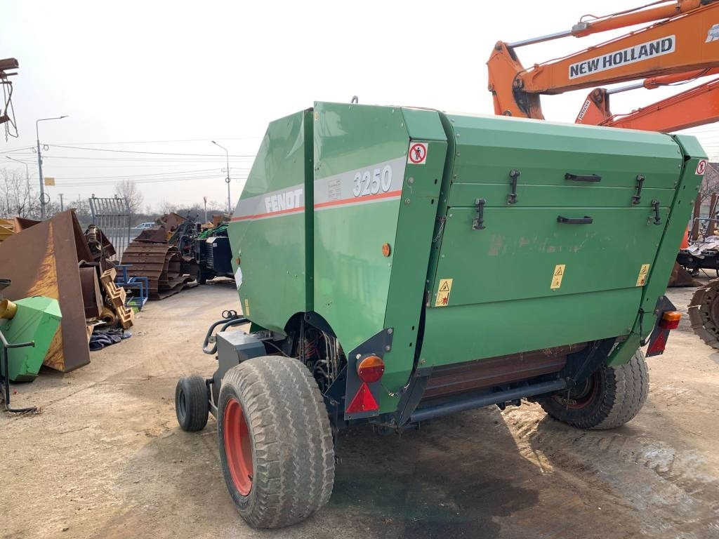 Fendt 3250 - Round baler: picture 5 Fendt 3250 - Round baler: picture 5