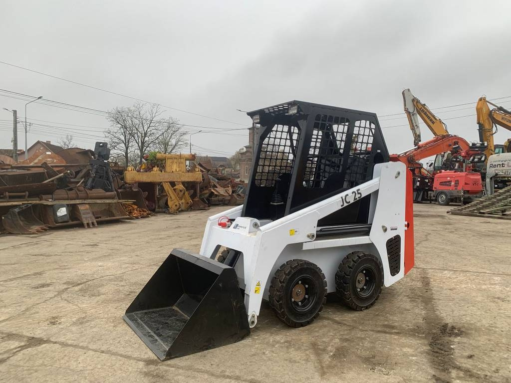 JC 25 - Skid steer loader: picture 1 JC 25 - Skid steer loader: picture 1