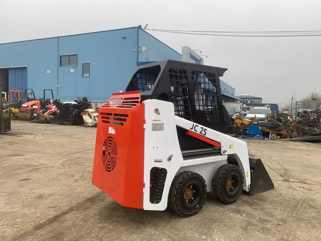 JC 25 - Skid steer loader: picture 4 JC 25 - Skid steer loader: picture 4