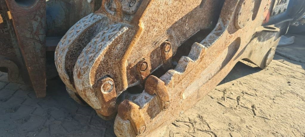 LST RP130 - Demolition shears for Construction machinery: picture 4 LST RP130 - Demolition shears for Construction machinery: picture 4