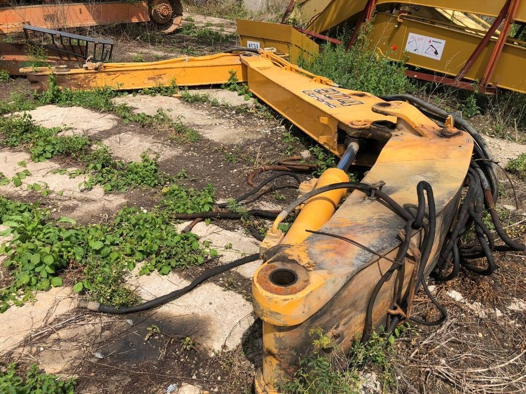 Liebherr 904 FOR PARTS - Crawler excavator: picture 3 Liebherr 904 FOR PARTS - Crawler excavator: picture 3