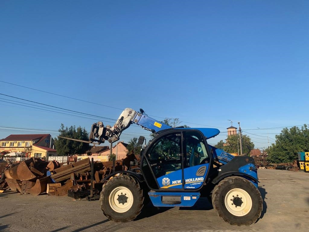 New Holland LM 5040 - Telescopic handler: picture 3 New Holland LM 5040 - Telescopic handler: picture 3