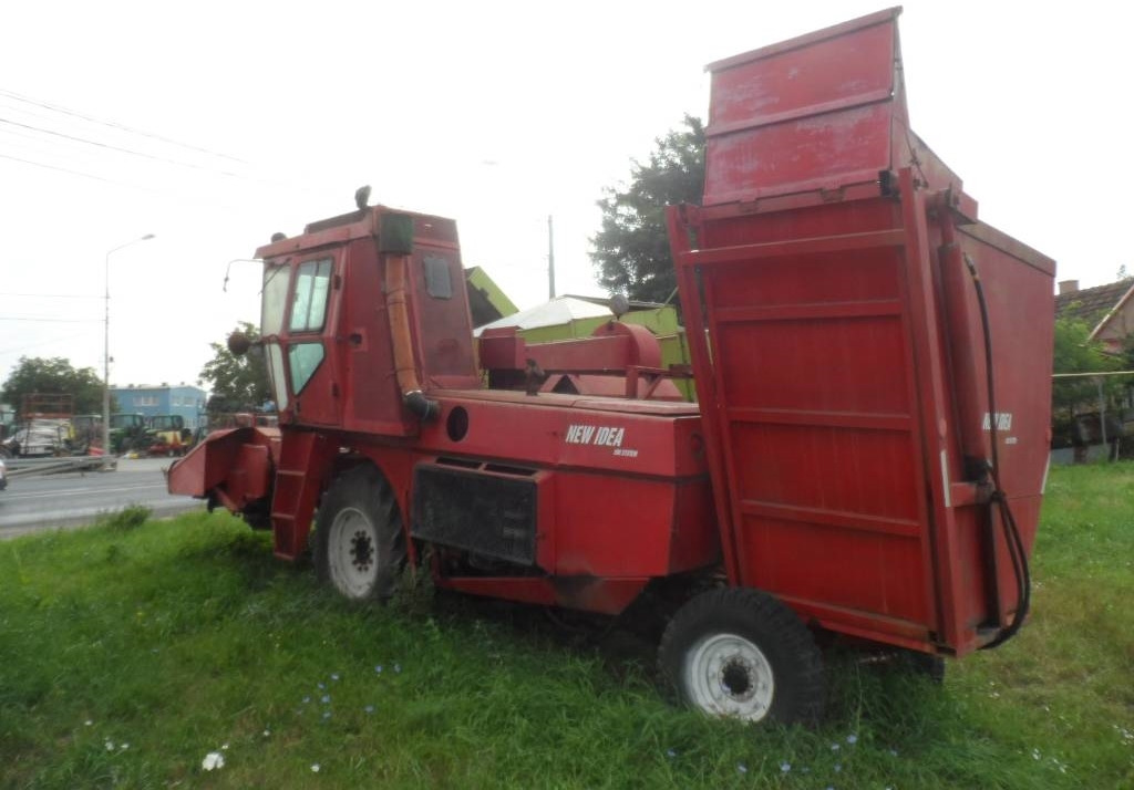 New Idea 802 - Combine harvester: picture 4 New Idea 802 - Combine harvester: picture 4