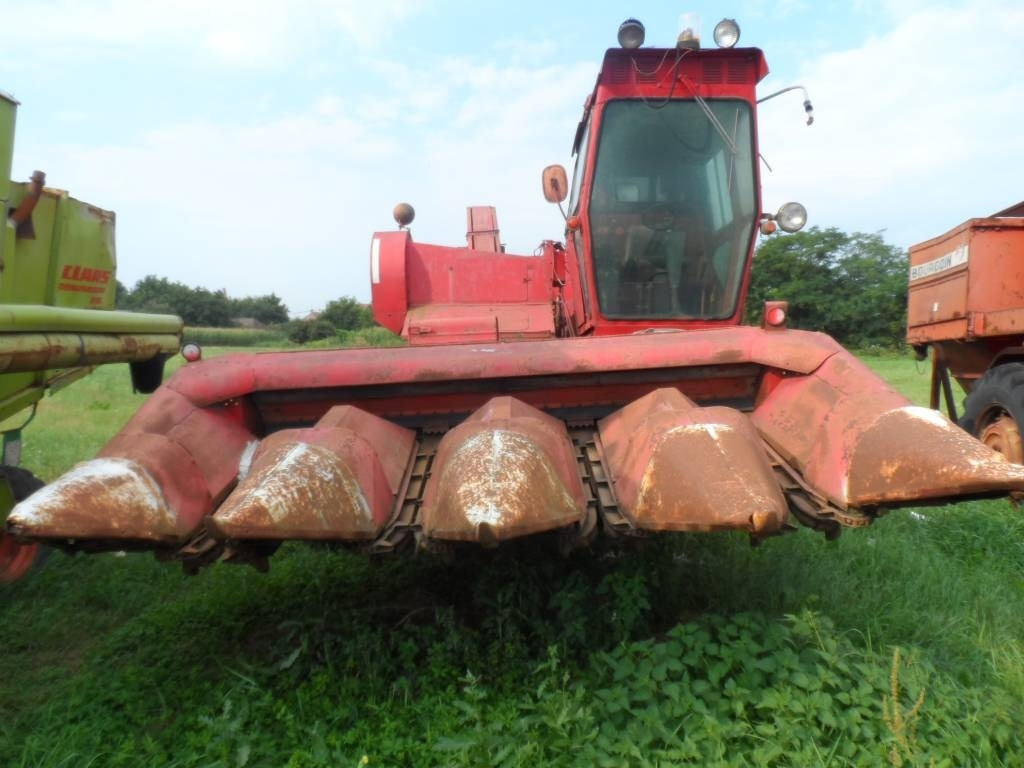 New Idea 802 - Combine harvester: picture 2 New Idea 802 - Combine harvester: picture 2