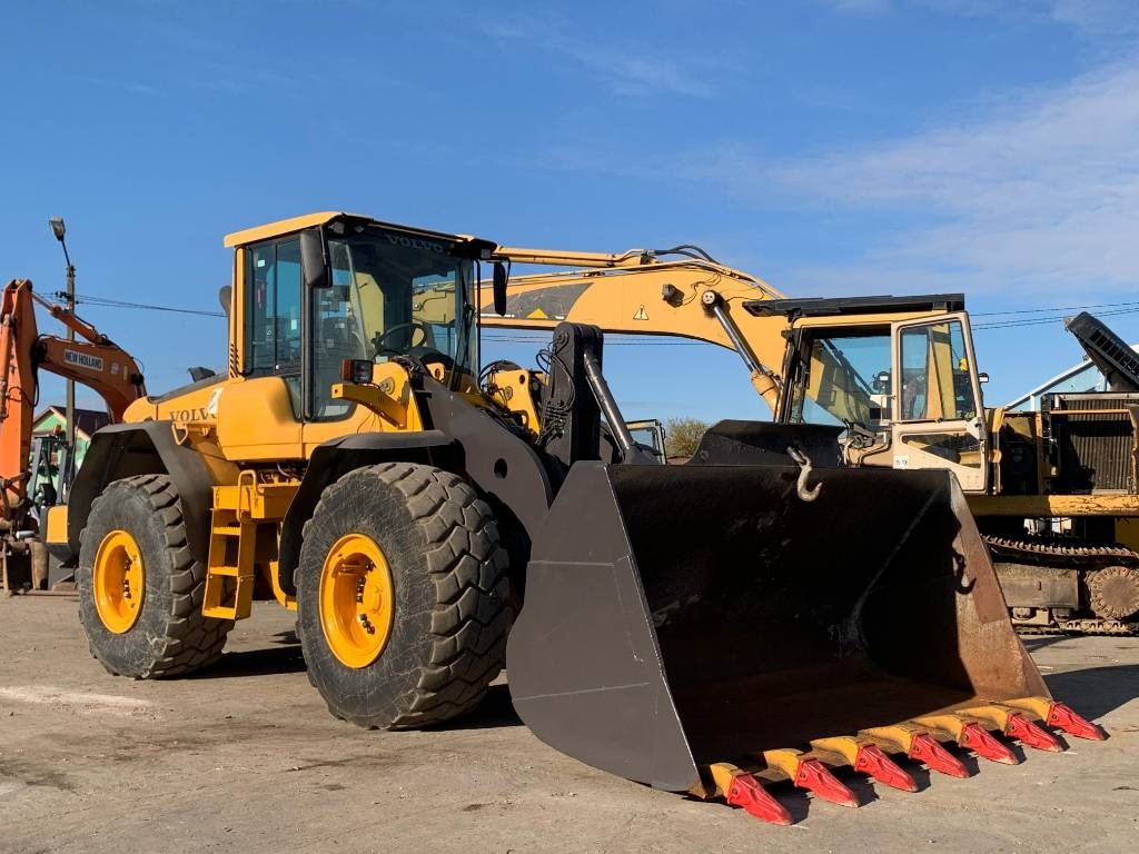 Volvo L 110 F - Wheel loader: picture 1 Volvo L 110 F - Wheel loader: picture 1