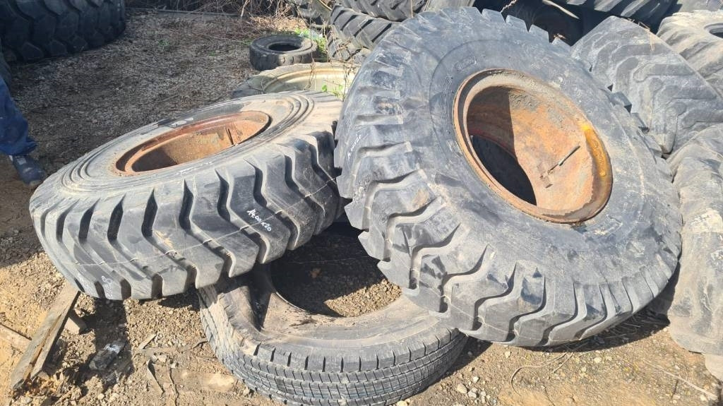 Yokohoma 14.00/20 NEW TYRES - Tire for Construction machinery: picture 1 Yokohoma 14.00/20 NEW TYRES - Tire for Construction machinery: picture 1