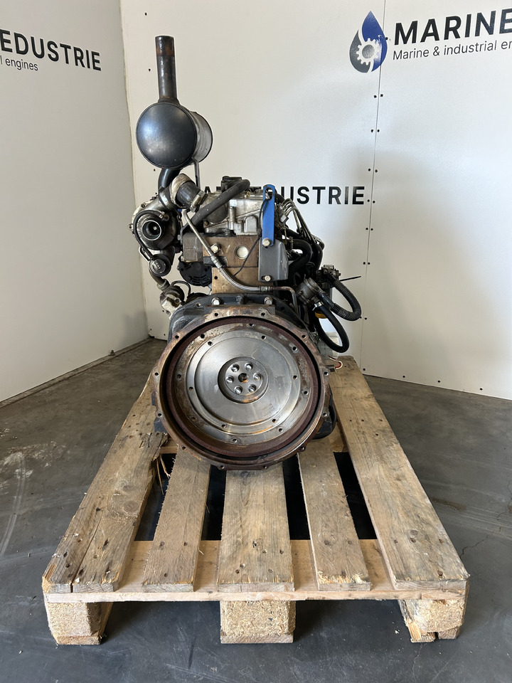 Perkins 404D-22T - Engine: picture 4 Perkins 404D-22T - Engine: picture 4