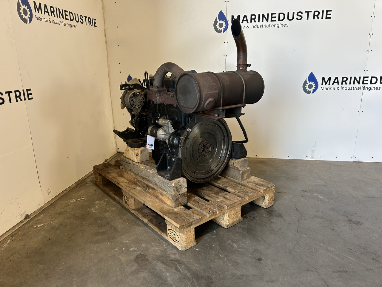 Yanmar 4TNV98 - Engine for Construction machinery: picture 5 Yanmar 4TNV98 - Engine for Construction machinery: picture 5