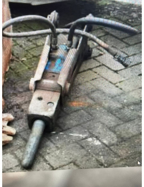 Kubota Stemmhammer - Attachment for Construction machinery: picture 2 Kubota Stemmhammer - Attachment for Construction machinery: picture 2