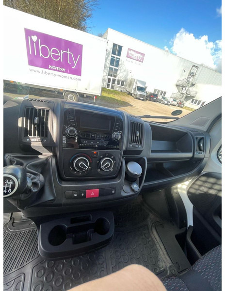 Flatbed van Citroën Jumper Pritsche Klima 1-Hand: picture 6