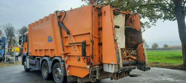 MAN 26.320 Müllwagen Faun Variopress - Garbage truck: picture 4 MAN 26.320 Müllwagen Faun Variopress - Garbage truck: picture 4