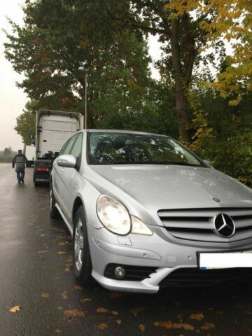 Mercedes-Benz R 320 CDI L 4Matic 7G-TRONIC DPF AMG-Paket - Passenger van: picture 1 Mercedes-Benz R 320 CDI L 4Matic 7G-TRONIC DPF AMG-Paket - Passenger van: picture 1