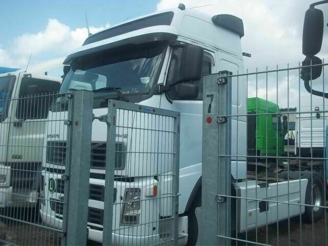 Volvo FH12-420 Globelt. VEB Klima Kipphydraulik - Tractor unit: picture 3 Volvo FH12-420 Globelt. VEB Klima Kipphydraulik - Tractor unit: picture 3