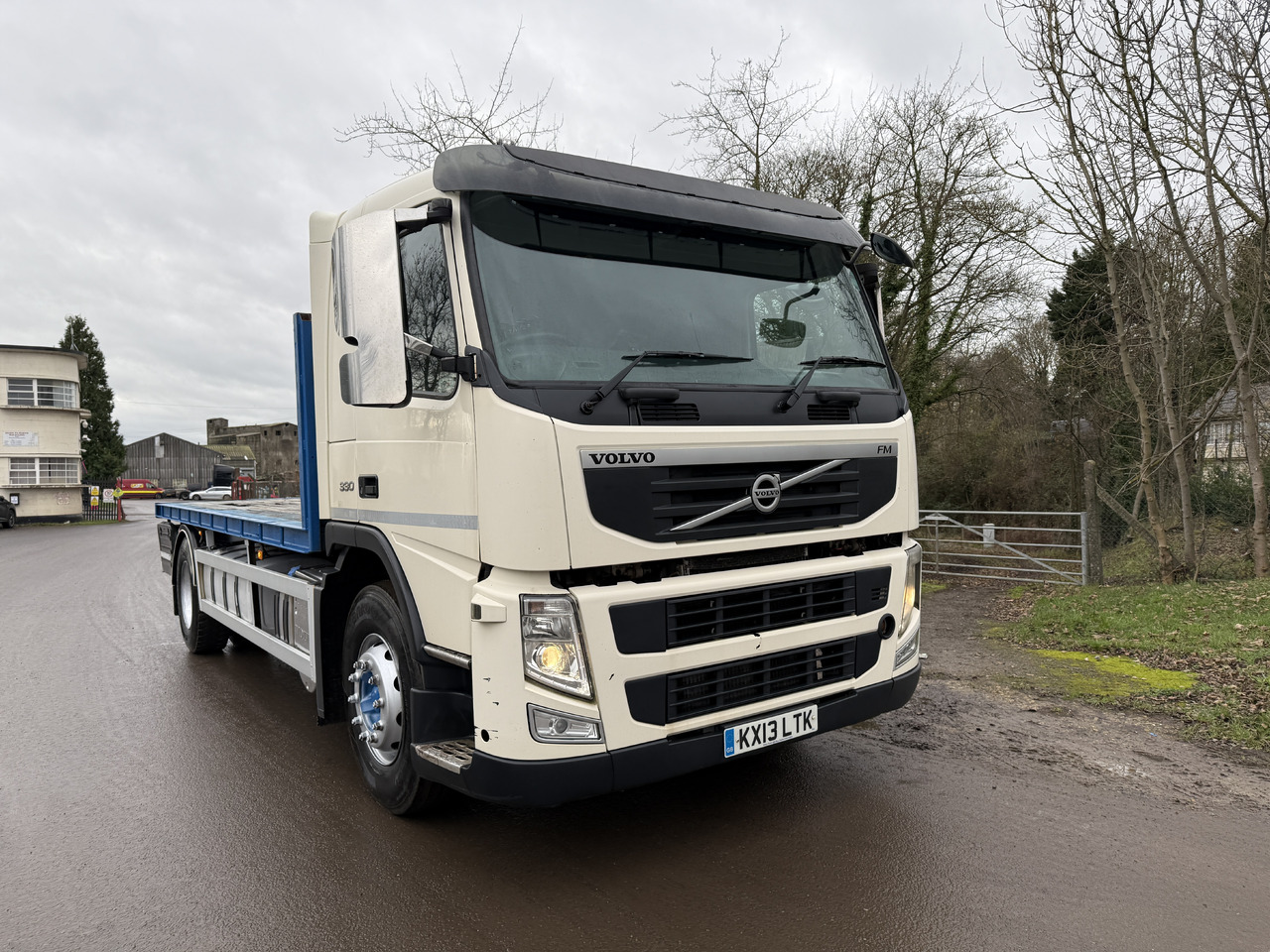 2013 Volvo FM 330 Flatbed - Dropside/ Flatbed truck: picture 1 2013 Volvo FM 330 Flatbed - Dropside/ Flatbed truck: picture 1