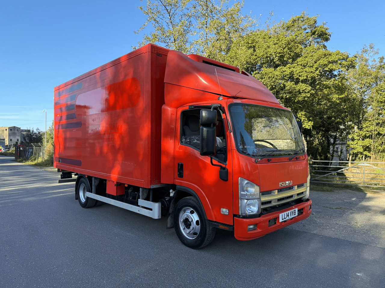 2014 Izuzu Refrigerated Truck - Refrigerator truck: picture 2 2014 Izuzu Refrigerated Truck - Refrigerator truck: picture 2
