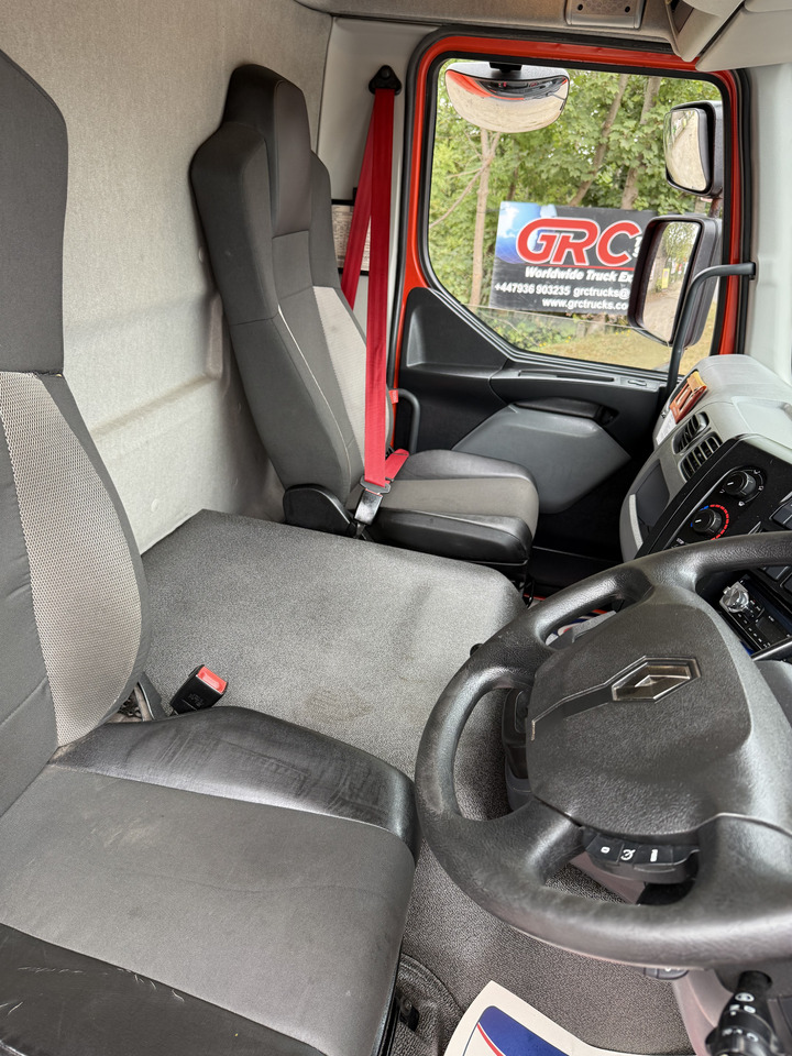 Refrigerator truck 2015 Renault D Refrigerated Truck: picture 27 Refrigerator truck 2015 Renault D Refrigerated Truck: picture 27