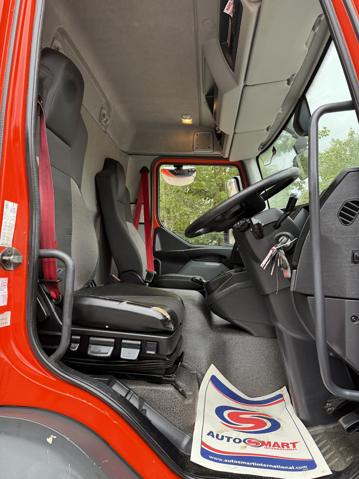 Refrigerator truck 2015 Renault D Refrigerated Truck: picture 26 Refrigerator truck 2015 Renault D Refrigerated Truck: picture 26