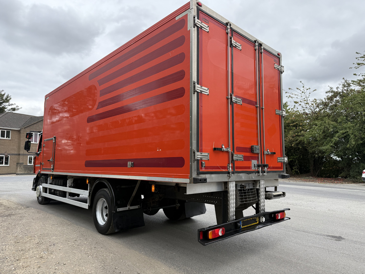 Refrigerator truck 2015 Renault D Refrigerated Truck: picture 13 Refrigerator truck 2015 Renault D Refrigerated Truck: picture 13