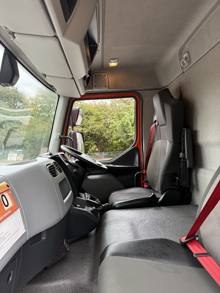 Refrigerator truck 2015 Renault D Refrigerated Truck: picture 29 Refrigerator truck 2015 Renault D Refrigerated Truck: picture 29