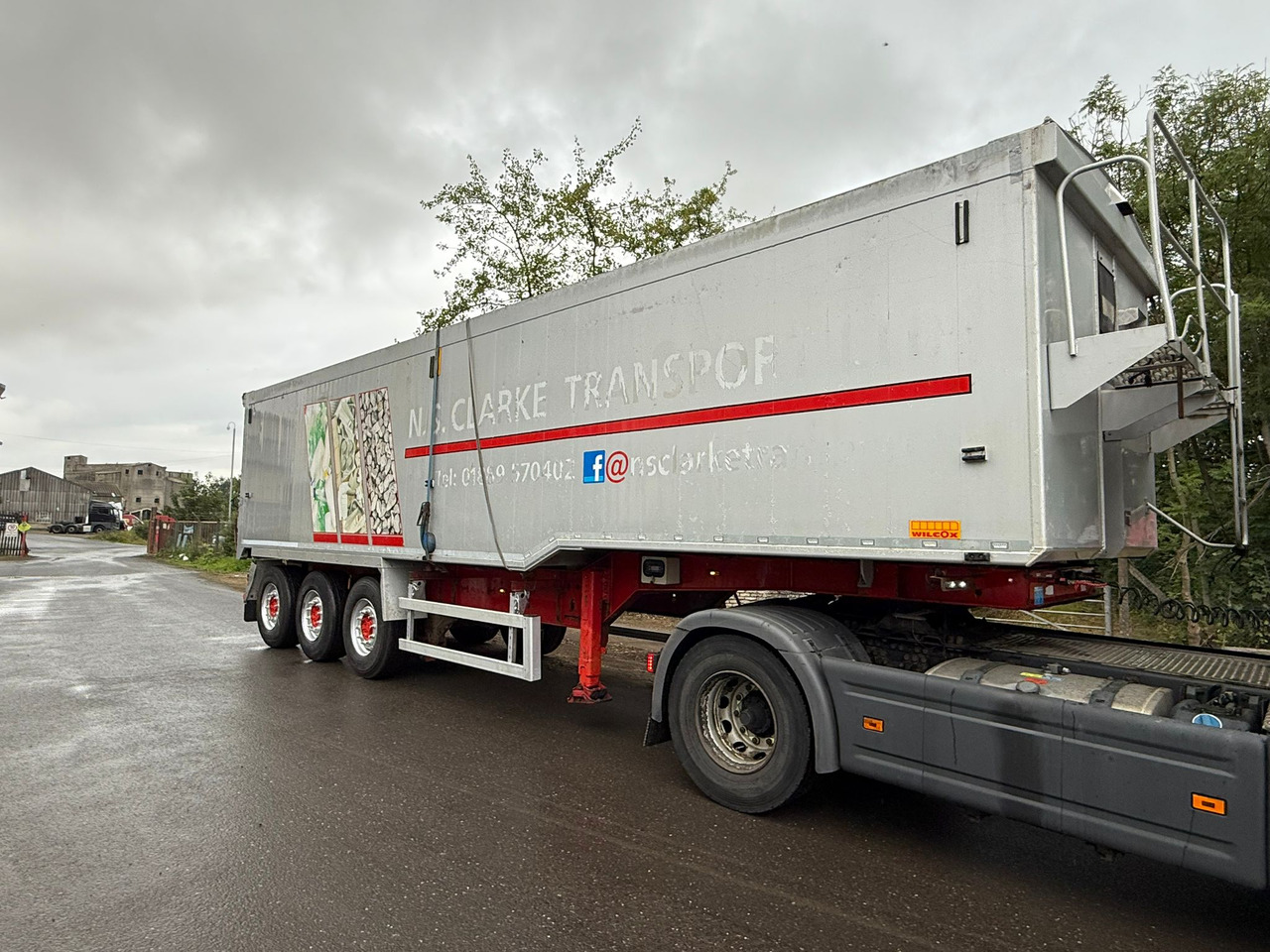 SDC triaxle Trailer - Tipper semi-trailer: picture 1 SDC triaxle Trailer - Tipper semi-trailer: picture 1