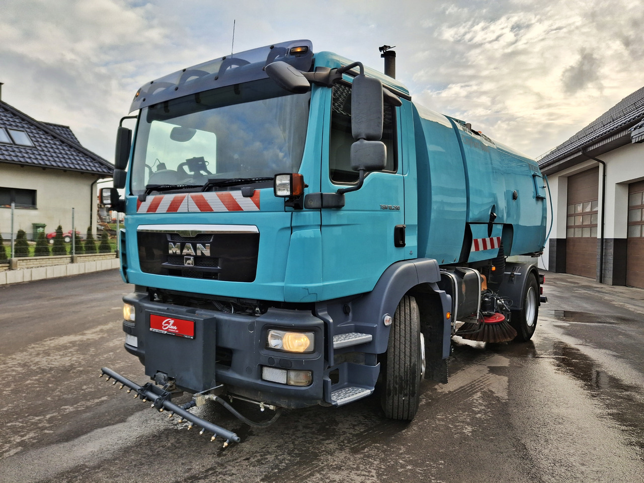 MAN 18.290 Zamiatarka Kehrmaschine BUCHER PM10 L/R Karcher - Road sweeper: picture 2 MAN 18.290 Zamiatarka Kehrmaschine BUCHER PM10 L/R Karcher - Road sweeper: picture 2