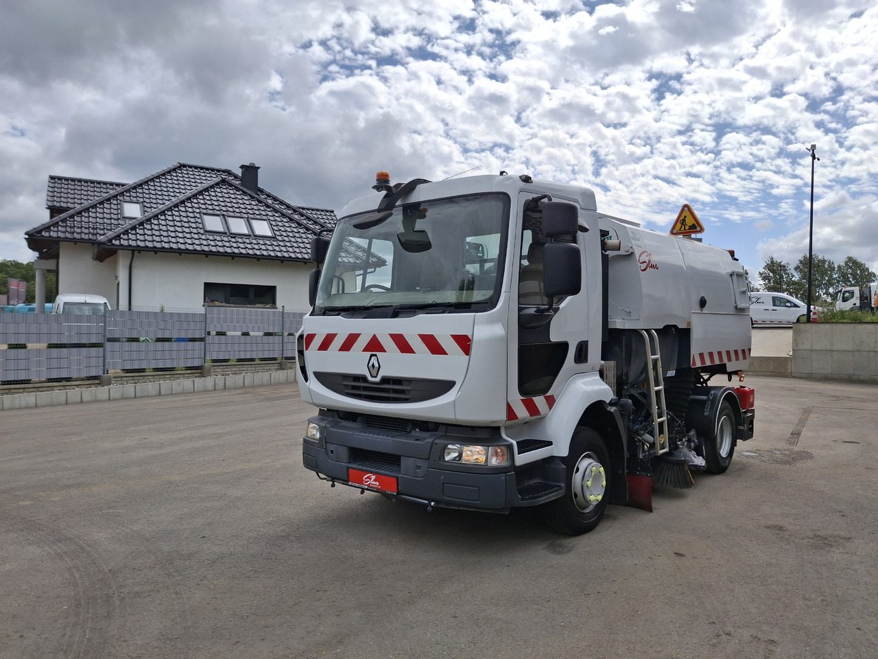 RENAULT Midlum 220 Zamiatarka Johnston VS500 Szczotki L/R Obie Strony Napęd Hydrostatyczny 2012r - Road sweeper: picture 3 RENAULT Midlum 220 Zamiatarka Johnston VS500 Szczotki L/R Obie Strony Napęd Hydrostatyczny 2012r - Road sweeper: picture 3