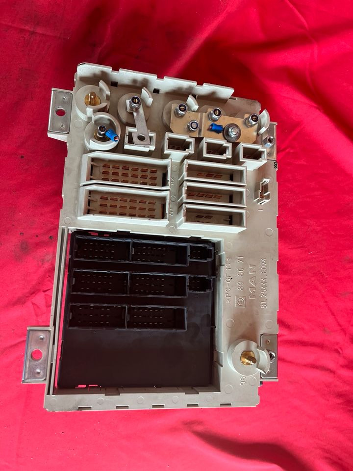 MAN 8125806-7113 ZPR zentraler Bordrechner Wabco Steuergerät - Spare parts: picture 3 MAN 8125806-7113 ZPR zentraler Bordrechner Wabco Steuergerät - Spare parts: picture 3