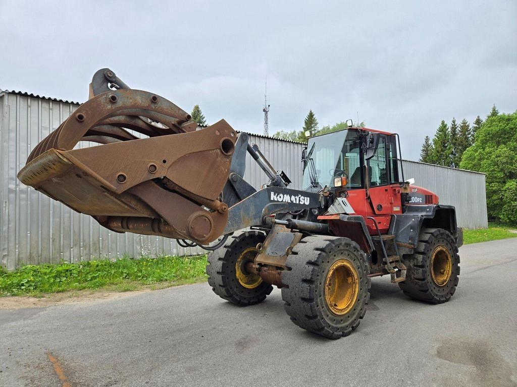 Komatsu WA200PZ-6 - Wheel loader: picture 1 Komatsu WA200PZ-6 - Wheel loader: picture 1