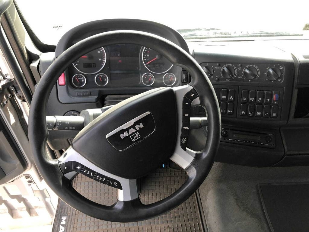 MAN TGA 26.480 6X2-2 BL  - Vacuum truck: picture 2 MAN TGA 26.480 6X2-2 BL  - Vacuum truck: picture 2