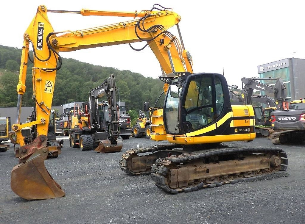 JCB JZ 235 LC - Crawler excavator: picture 1 JCB JZ 235 LC - Crawler excavator: picture 1