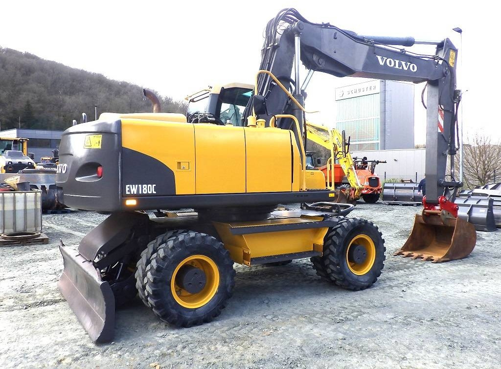 Volvo EW 180 C - Wheel excavator: picture 5 Volvo EW 180 C - Wheel excavator: picture 5