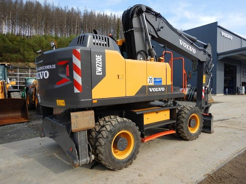 Volvo EW 220 E - Wheel excavator: picture 3 Volvo EW 220 E - Wheel excavator: picture 3