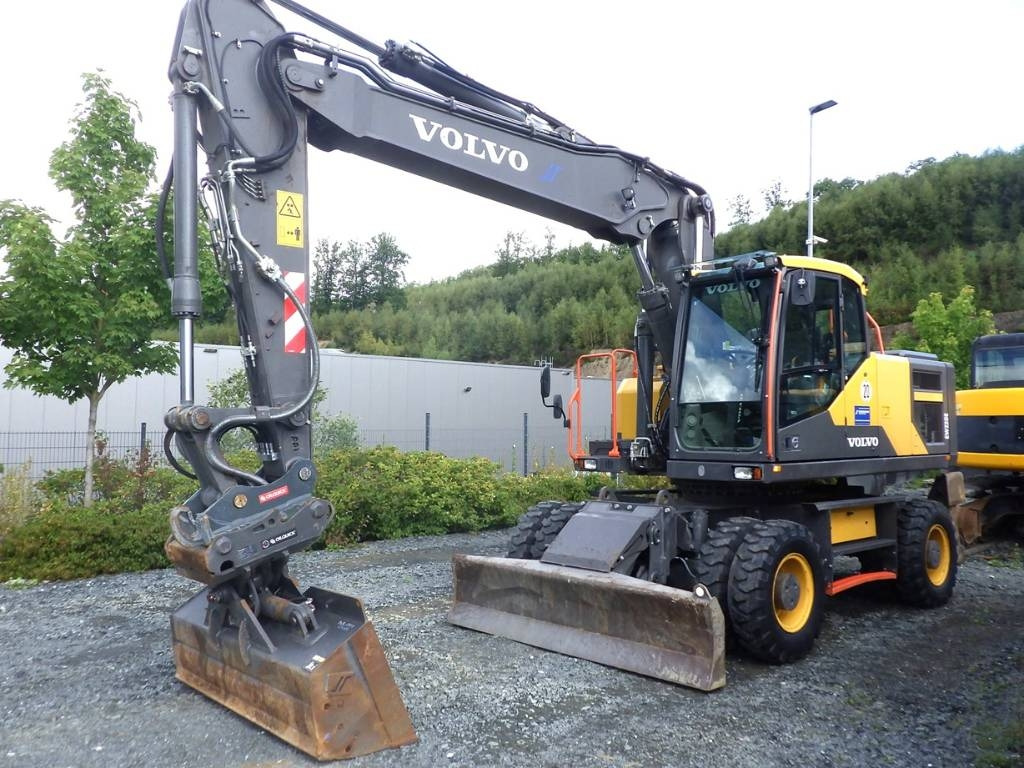 Volvo EW 220 E  - Wheel excavator: picture 1 Volvo EW 220 E  - Wheel excavator: picture 1