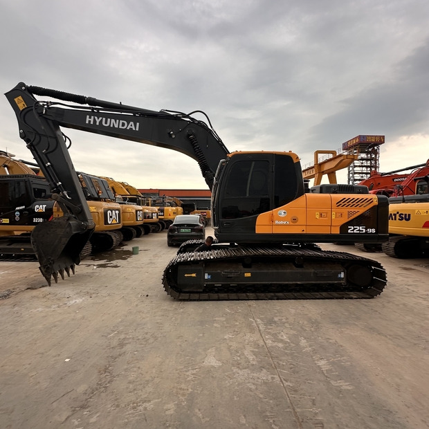 2023 Hyundai 225 - Crawler excavator: picture 4 2023 Hyundai 225 - Crawler excavator: picture 4