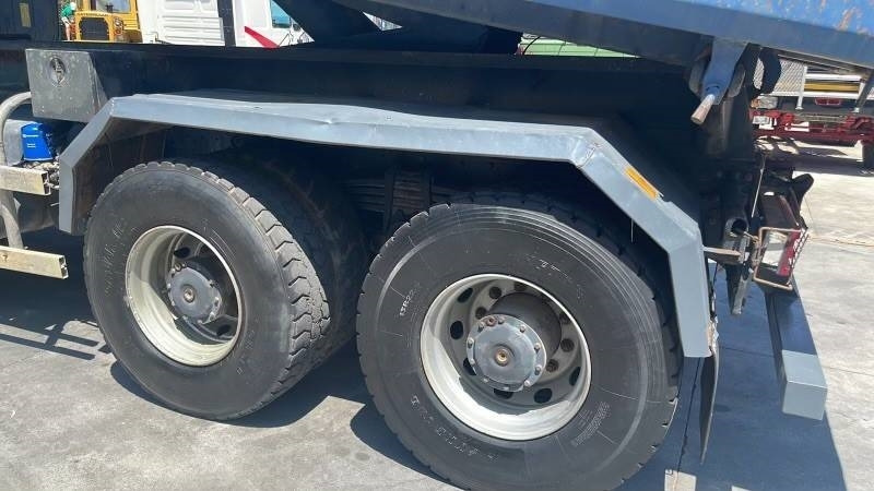 Mercedes-Benz 4148K 8X4 - Tipper: picture 5 Mercedes-Benz 4148K 8X4 - Tipper: picture 5