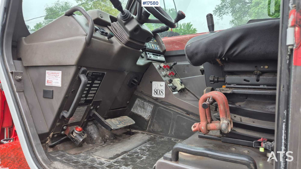 Telescopic handler 2001 Manitou MRT 2145: picture 17